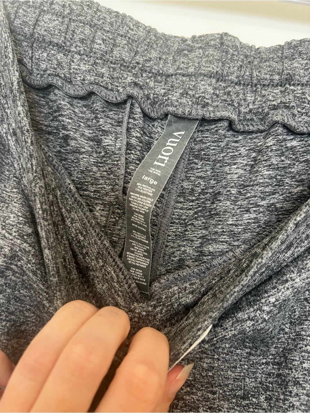 Vuori Sweatpants size large - Picture 4 of 6